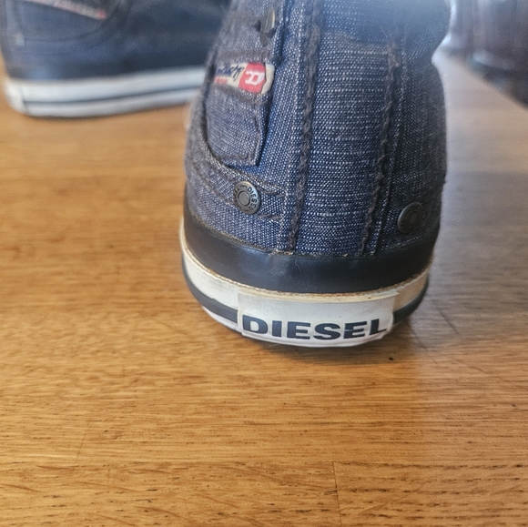 Shoes - Picture 4 of 6